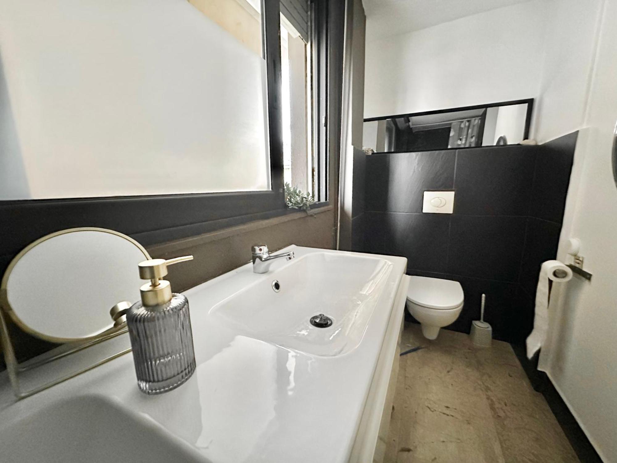 Bright Studio 4 A Short Stay Near Oaka - Iaso - Ygeia - Mitera Hospitals เอเธนส์ ภายนอก รูปภาพ